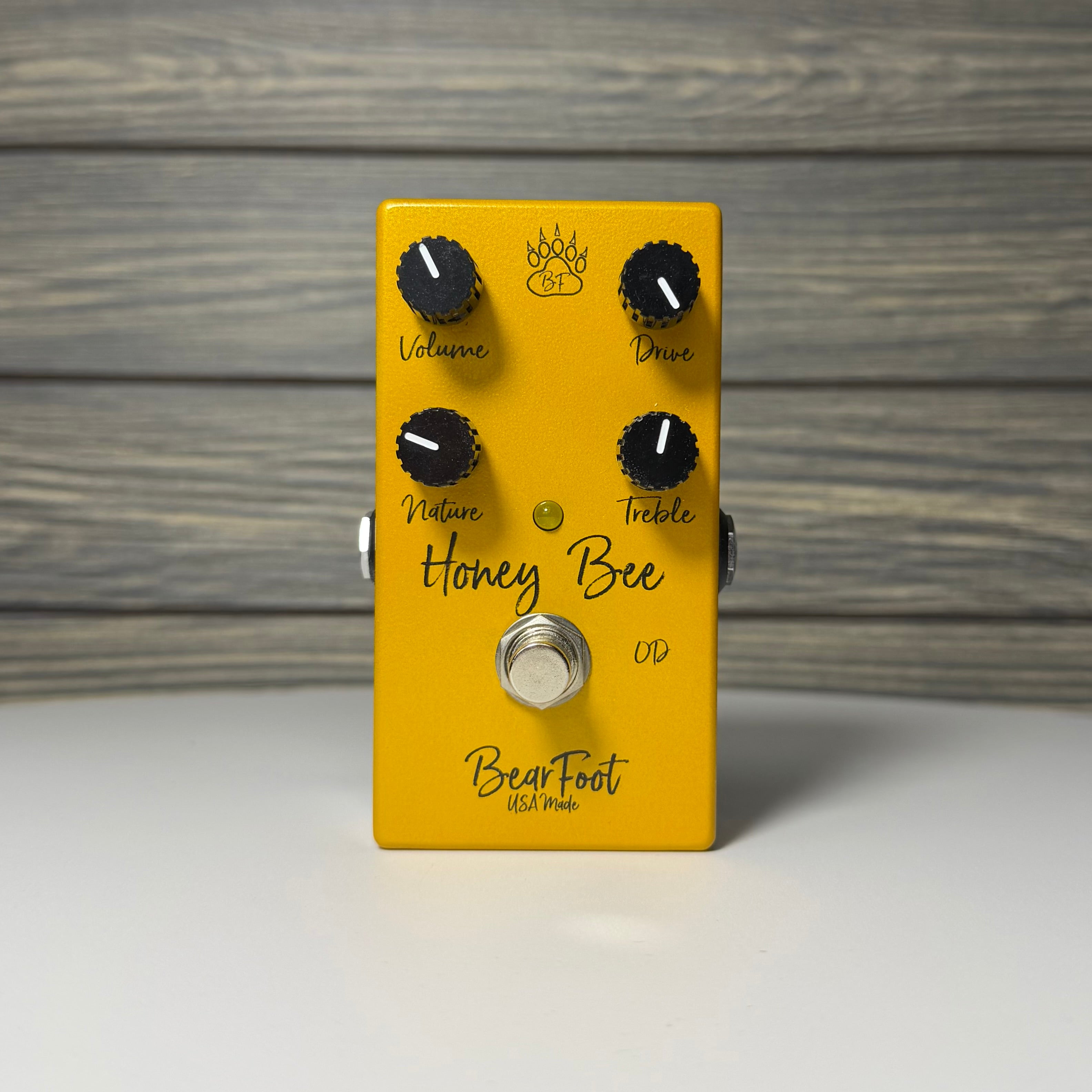 BearFoot FX Honey Bee Tweed Overdrive Pedal