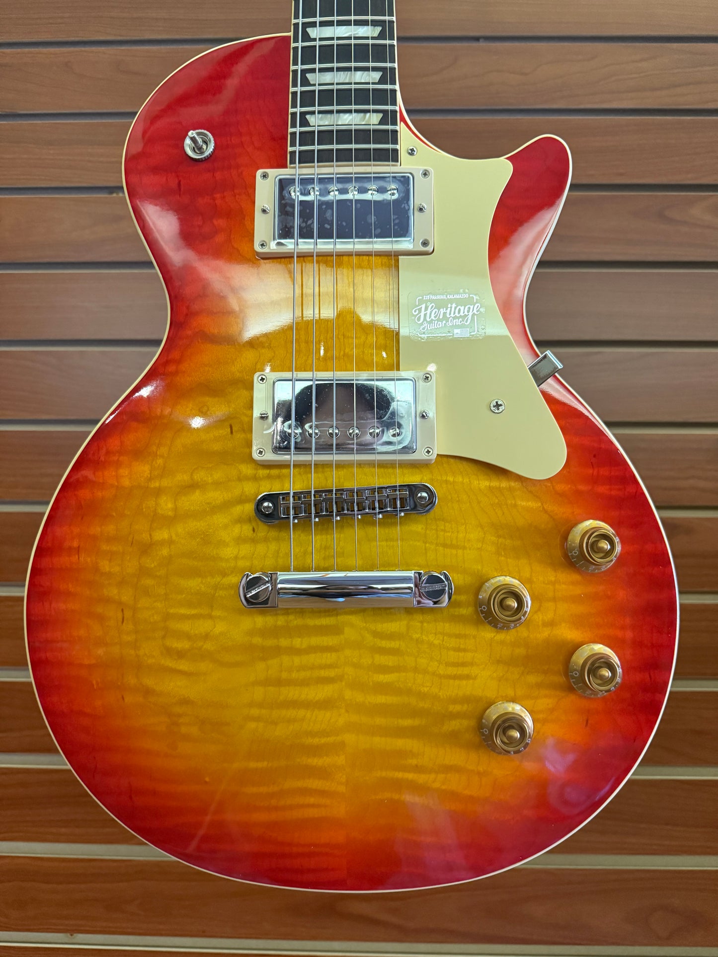 Heritage Standard Collection H-150 Electric Guitar with Case, Vintage Cherry Sunburst — HRT-010106103