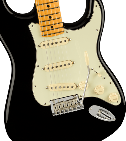 Fender American Professional II Stratocaster®, Maple Fingerboard, Black