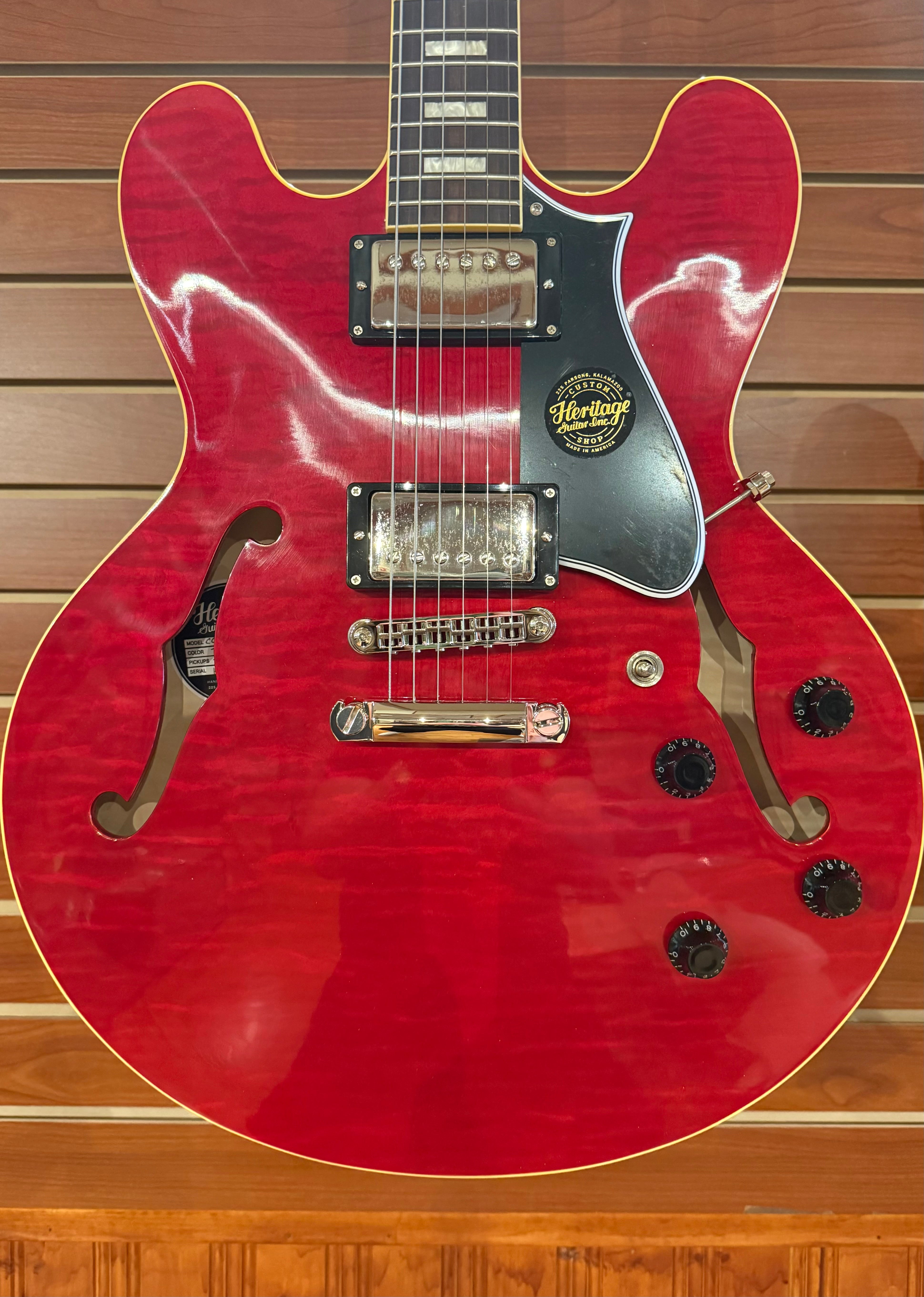 HERITAGE GOLDEN EAGLE テ－ルピ－スプレート　美品！ Heritage Guitars