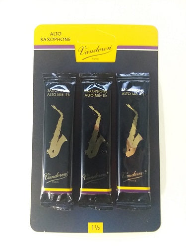 Vandoren Alto Sax Traditional Reeds - 3 Card - Poppa's Music 