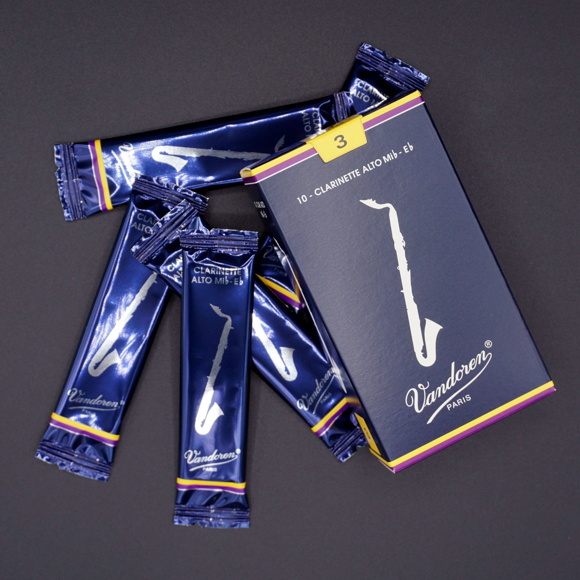 Vandoren Alto Clarinet Traditional Reeds - 10 Per Box - Poppa's Music 