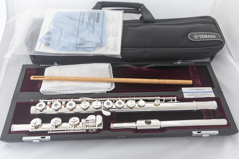 Yamaha C Flute Professional 600 Series YFL-684H - Poppa's Music 